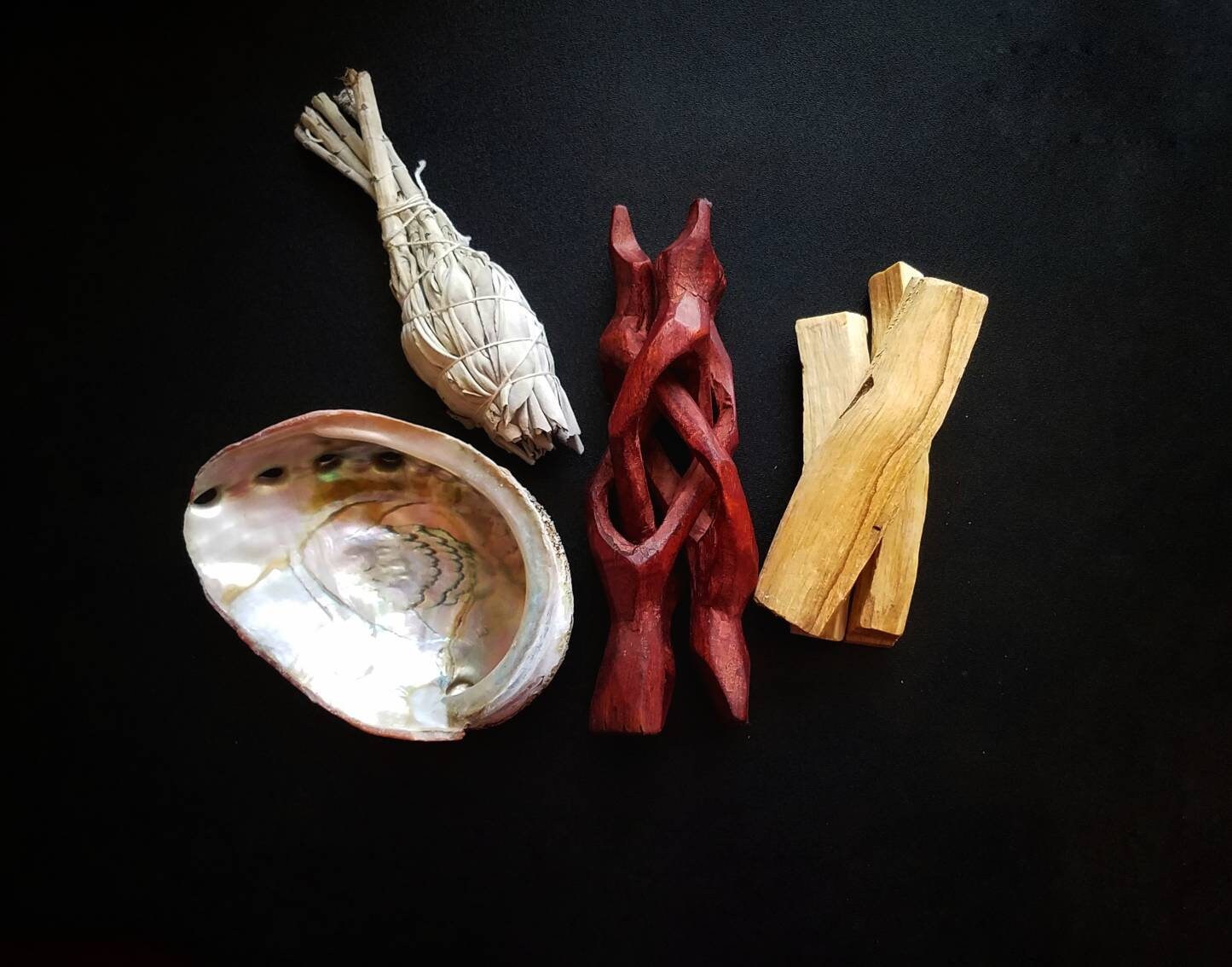Rue Smudge Wand Smoke Cleanse Ritual House Smudging Cleanse Sage Stick Natural Incense Smudging Dried Herb Bundle Altar Tool