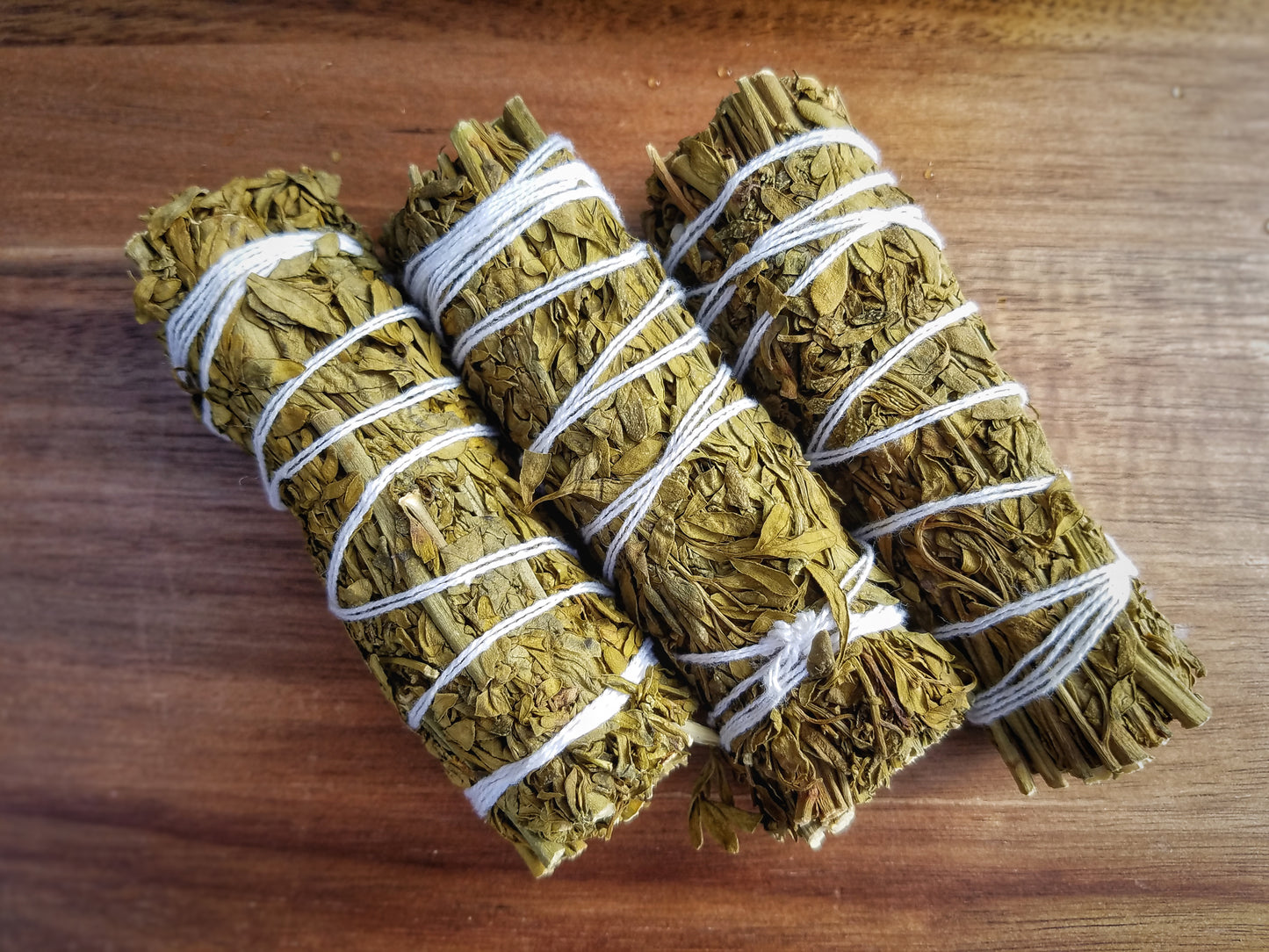 Rue Smudge Wand Smoke Cleanse Ritual House Smudging Cleanse Sage Stick Natural Incense Smudging Dried Herb Bundle Altar Tool