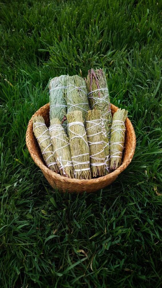CEDAR Smudge Wand Smoke Cleansing Ritual House Smudging Cleanse Sage Sticks Natural Incense Smudging Dried Herb Bundle Altar Tools Offerings