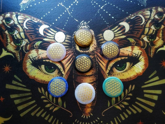 Flower of Life Crystal Carving meditation palm stone, natural stone crystals altar decor, wire wrap craft, diy witch jewelry supply