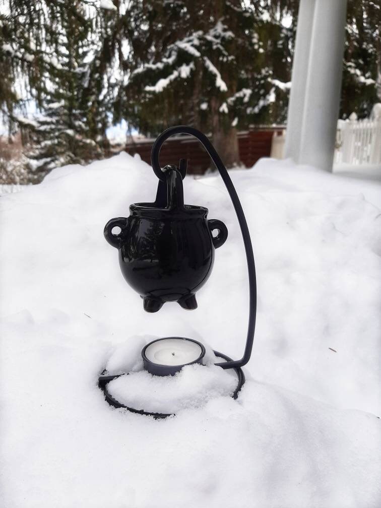 Hanging Cauldron Oil Burner with Stand – Ceramic Wax Melt Warmer & Tea Light Diffuser for Wiccan Altar, Spellwork, and Kitchen Witch Decor