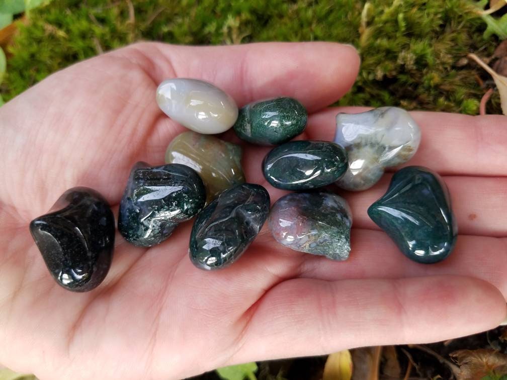 Crystal Heart Carving pocket stone, genuine stone meditation crystal, wire wrapping craft supplies, diy witch jewelry supply