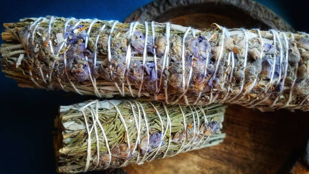Lavender Smudge Wands California White Sage Smoke Cleansing Ritual House Smudging Sage Sticks Natural Incense Dried Herb Bundles Altar Tools