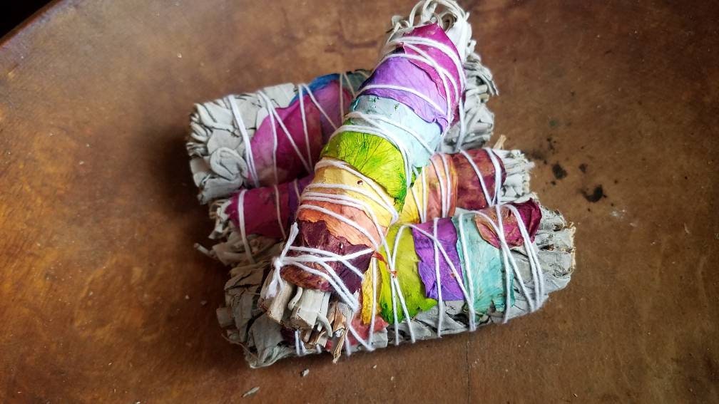Chakra Smudge Wand White Sage Smoke Cleansing Ritual House Smudging Cleanse California White Sage Natural Incense Smudging Herbal Altar Tool