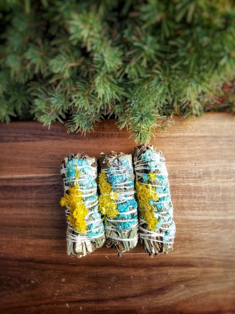 Yerba Santa Flower Smudge Wand Smoke Cleanse Ritual House Smudging Cleanse Sage Stick Natural Incense Smudging Dried Herb Bundle Altar Tools