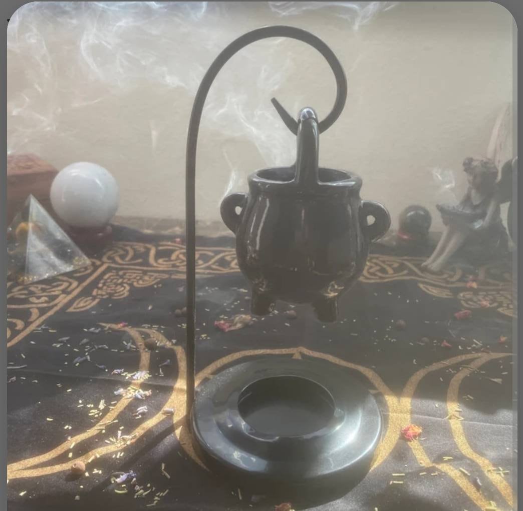 Hanging Cauldron Oil Burner with Stand – Ceramic Wax Melt Warmer & Tea Light Diffuser for Wiccan Altar, Spellwork, and Kitchen Witch Decor