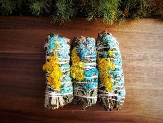 Yerba Santa Flower Smudge Wand Smoke Cleanse Ritual House Smudging Cleanse Sage Stick Natural Incense Smudging Dried Herb Bundle Altar Tools