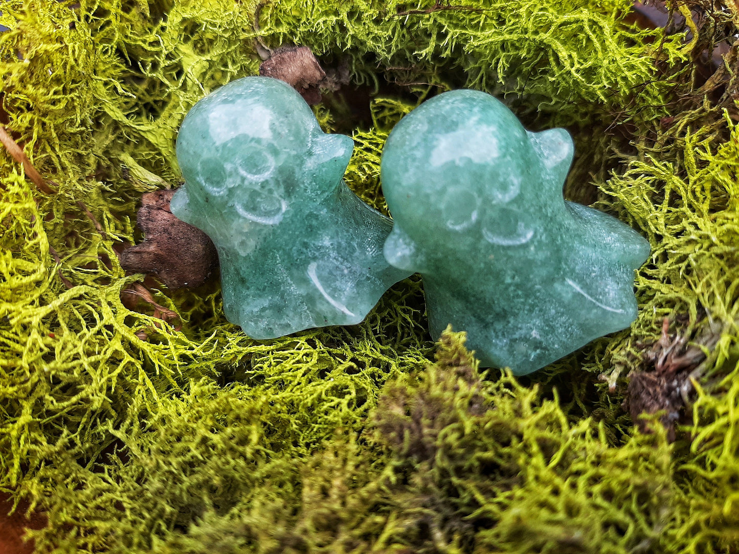Crystal Ghost Carvings Spooky Halloween Aesthetic Decor, gothcore crystals, wire wrap crafts, handmade witch jewelry supply