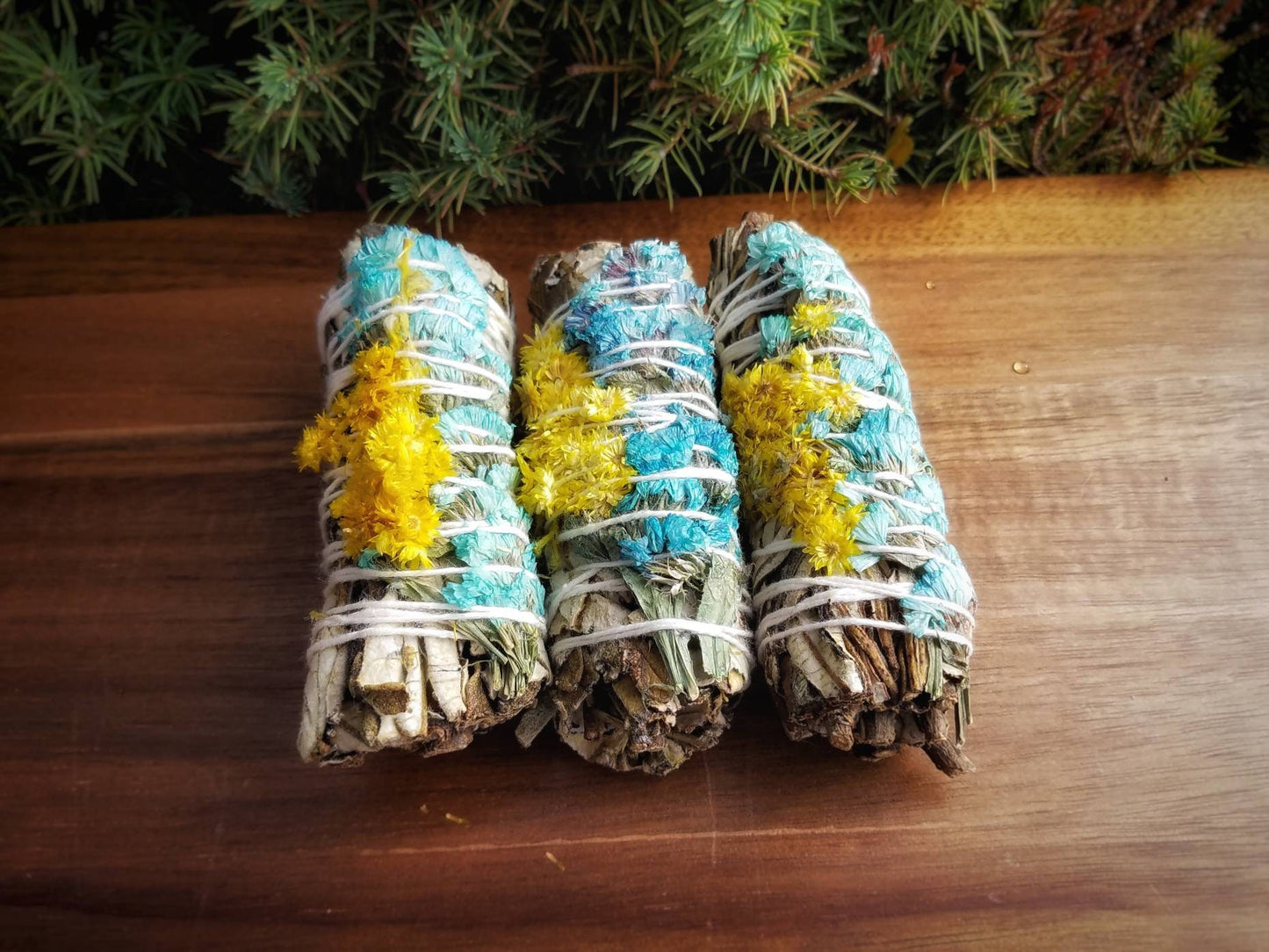 Yerba Santa Flower Smudge Wand Smoke Cleanse Ritual House Smudging Cleanse Sage Stick Natural Incense Smudging Dried Herb Bundle Altar Tools