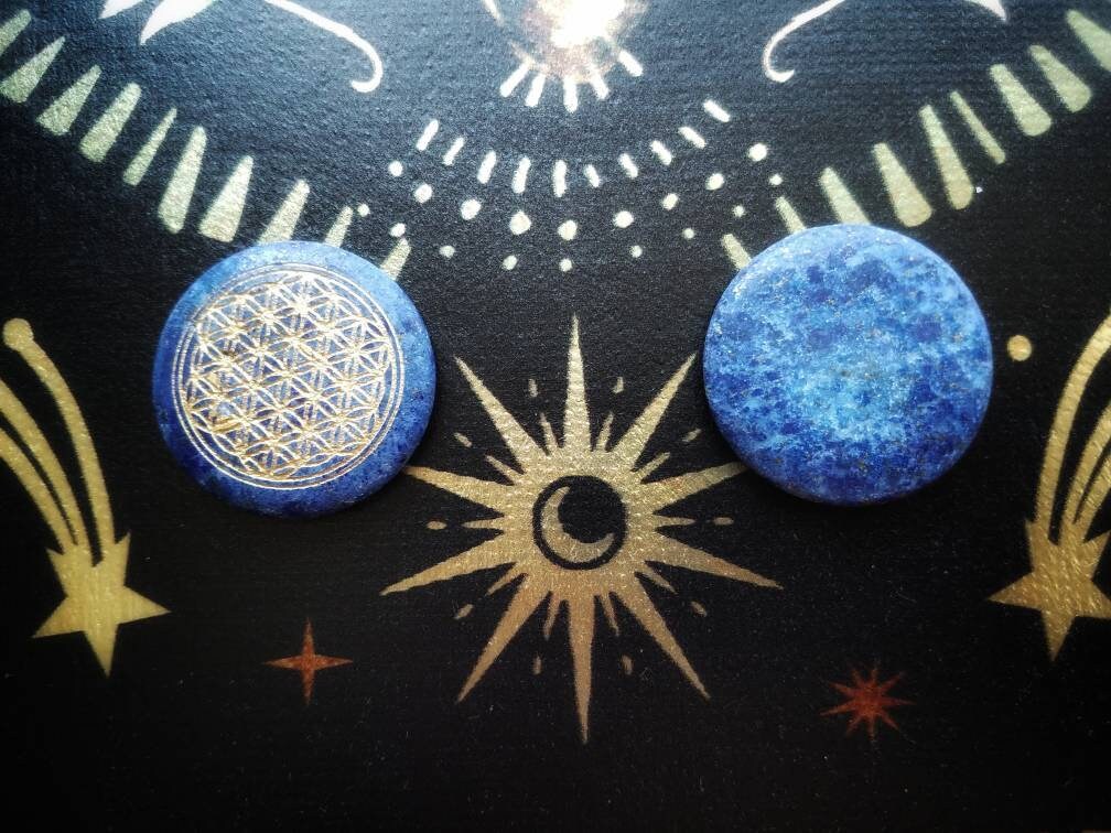 Flower of Life Crystal Carving meditation palm stone, natural stone crystals altar decor, wire wrap craft, diy witch jewelry supply