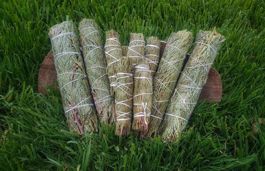 CEDAR Smudge Wand Smoke Cleansing Ritual House Smudging Cleanse Sage Sticks Natural Incense Smudging Dried Herb Bundle Altar Tools Offerings