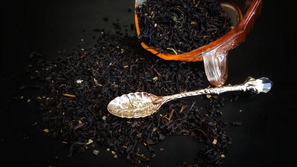 Darjeeling Black Tea Gourmet Organic Loose Leaf Tea, Finest Tippy Golden Flowery Golden Pekoe Gift for Tea Lover, Teas of the World India