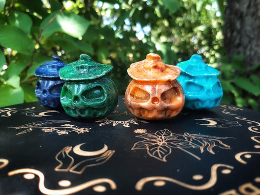 Witch Hat Pumpkin Crystal Carving Jack O'Lantern Spooky Aesthetic Decor, gothcore crystals, wire wrap craft, witch hat jewelry supply