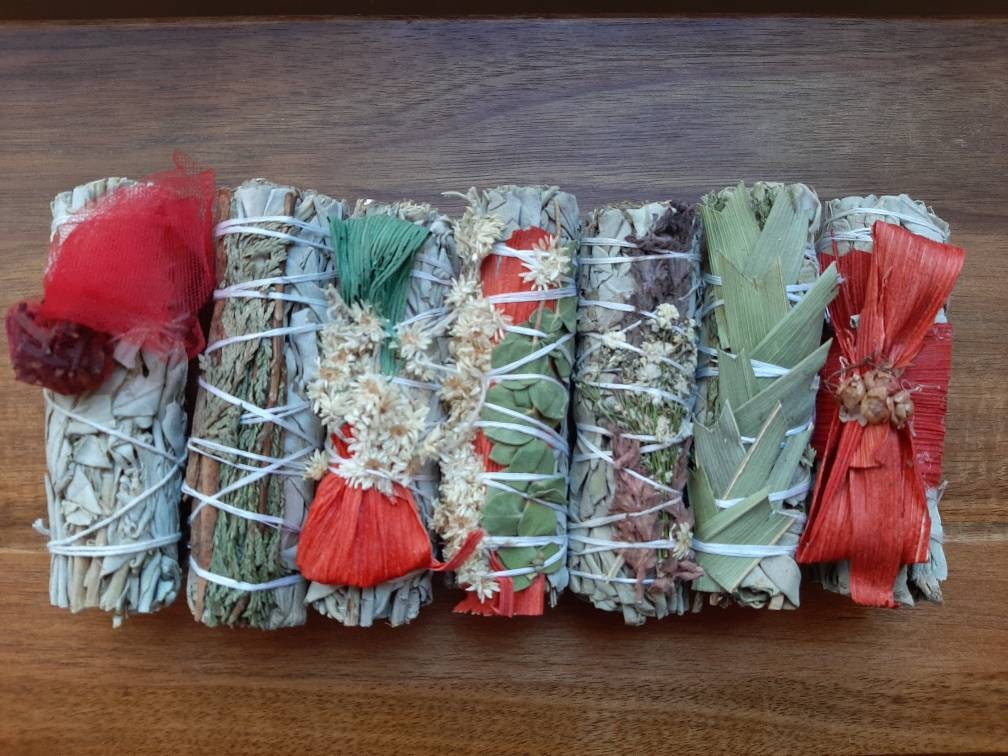 Smudge Bundles Decorated Set of 7 Smoke Cleansing Ritual House Cleanse California White Sage Natural Incense Smudging Dried Yule Altar Tools
