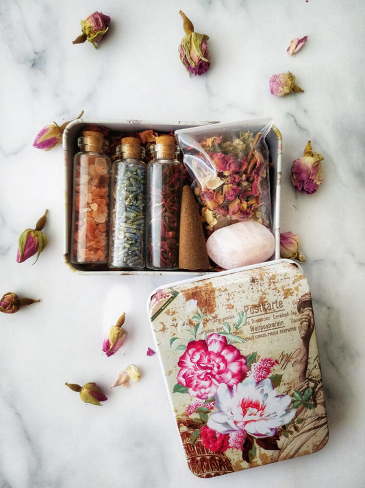Mini Altar Stash Box Travel Size On The Go, Discreet Broom Closet Spell Kit, Pocket Altar Tin Starter Set, Beginner Wiccan Pagan Gift Set